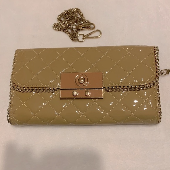 Elegant Gold Quilted Clutch - Picture 1 of 9